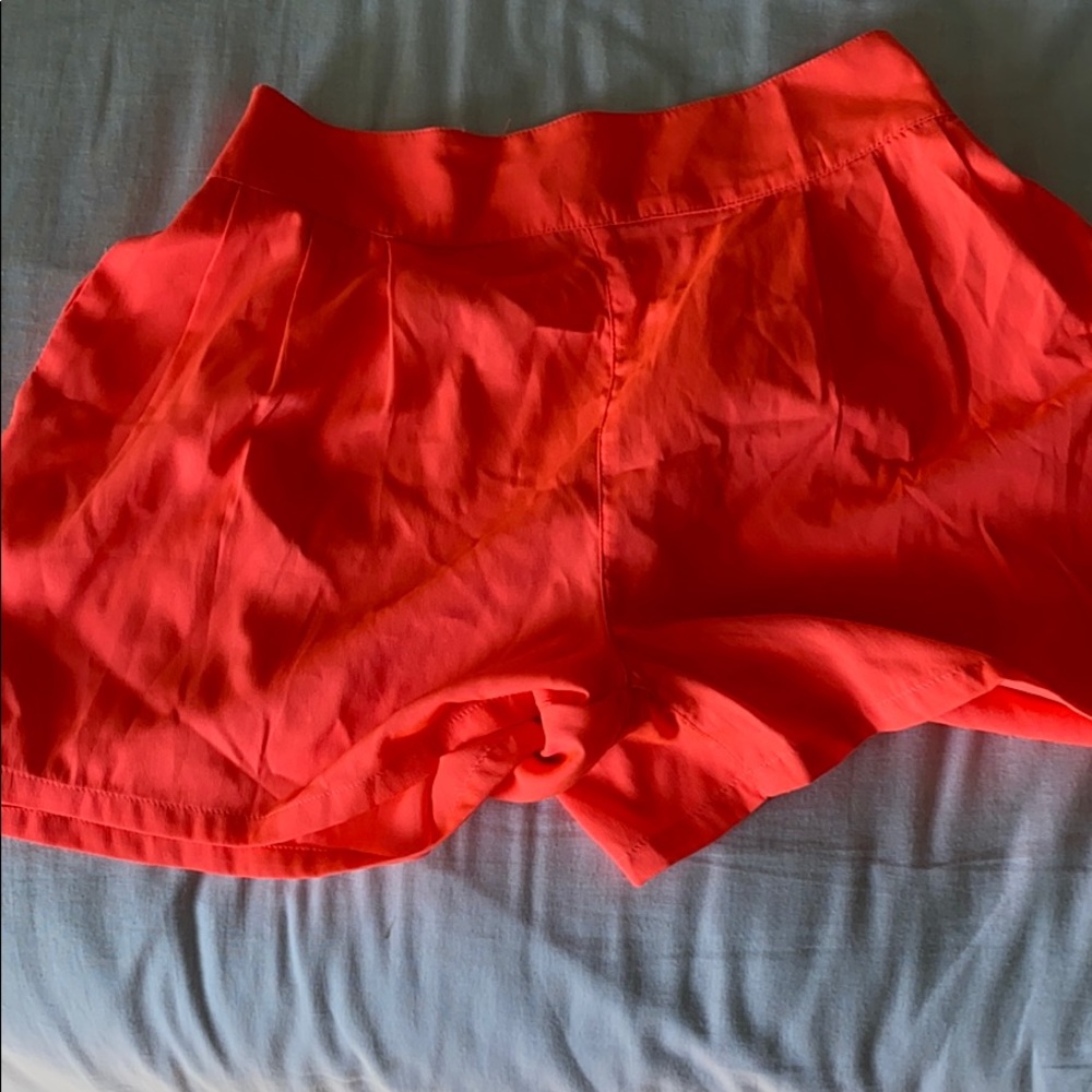 Cute American Eagle shorts.
